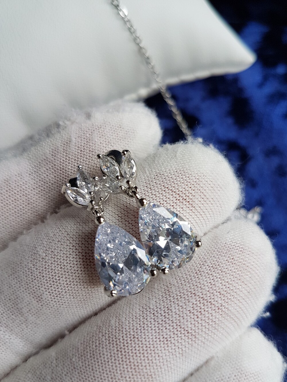 Swarovski Elements Platinum Marquis Teardrop Leaf Chain Necklace & Earrings SET - Picture 3 of 14